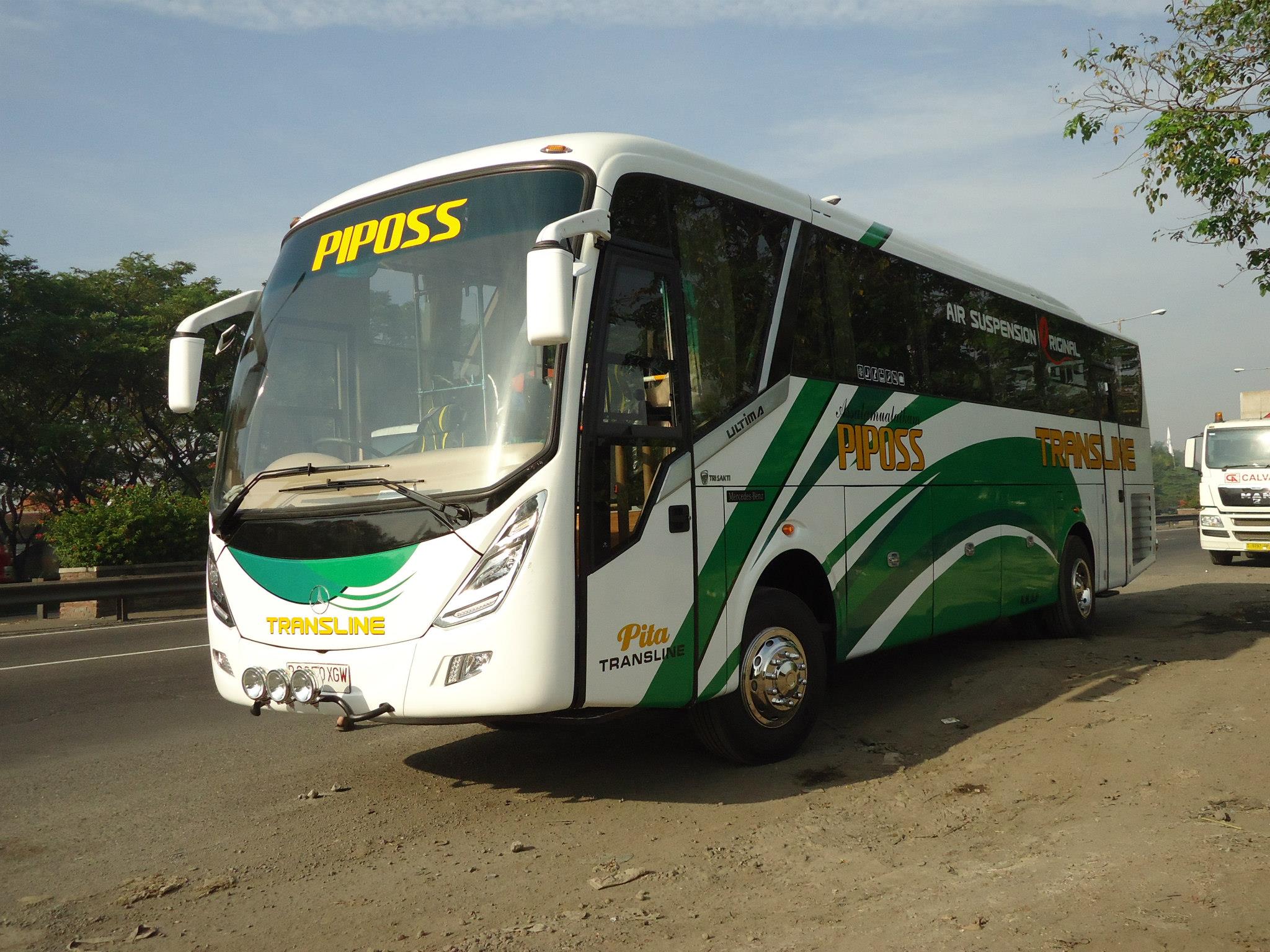 Memperawani Bus PIPOSS Transline By ULTIMA Karoseri TRI SAKTI